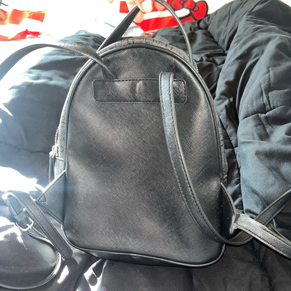 Guess backpack - Picture 3 of 4